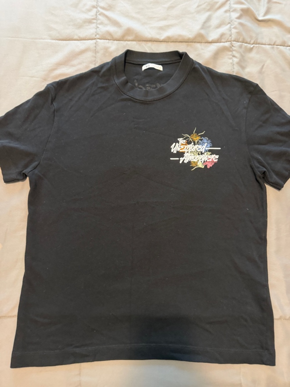 Zara Black Short Sleeve Crewneck T-Shirt with Small Multicolor Chest Graphic